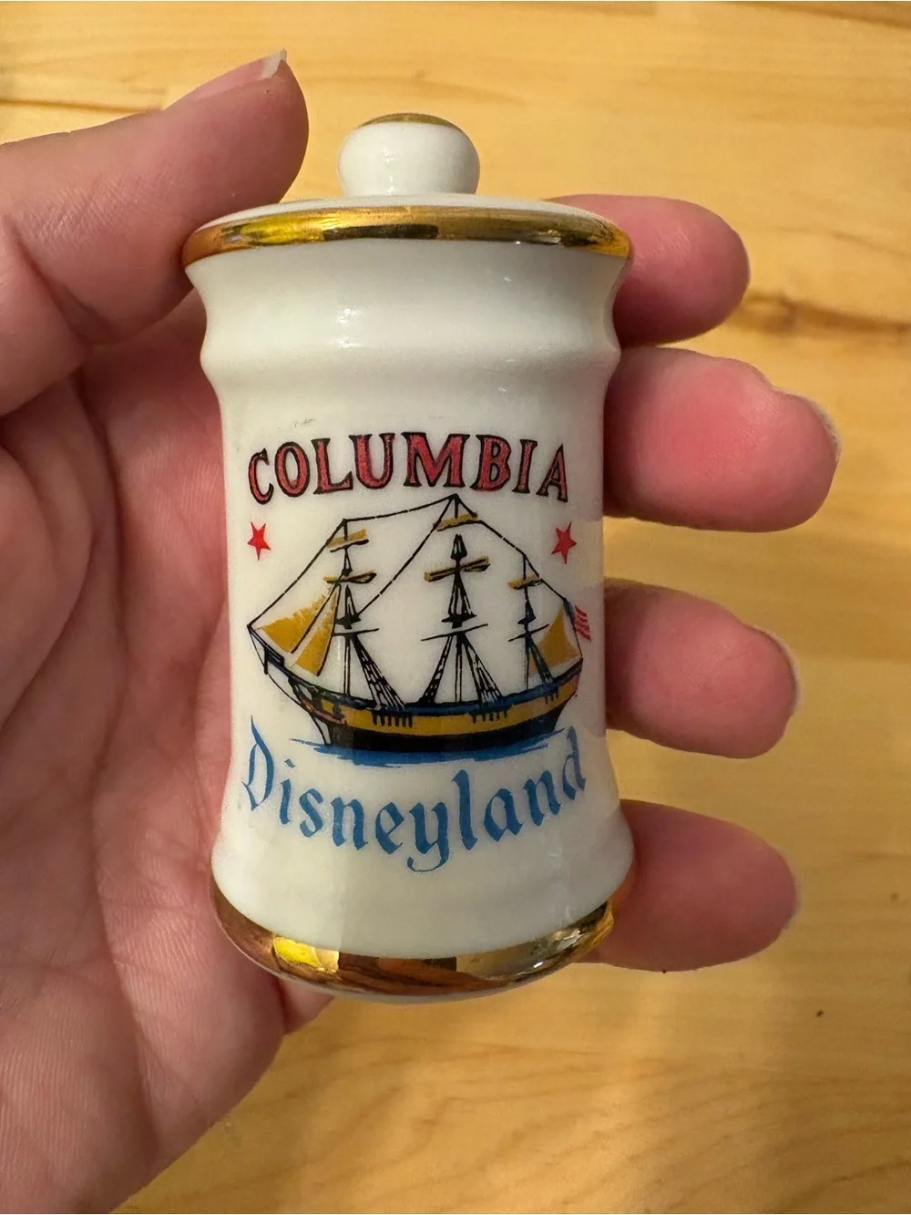 Disney Vintage salt & Pepper shakers Columbia Mark Twain Disneyland Souvenir